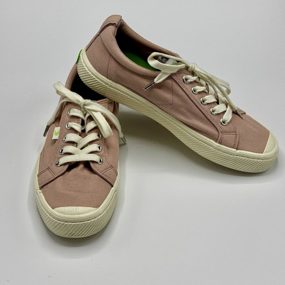 Cariuma OCA Shoes Women's 9 Pink White Canvas Low Top Lace Up Casual Sneakers
